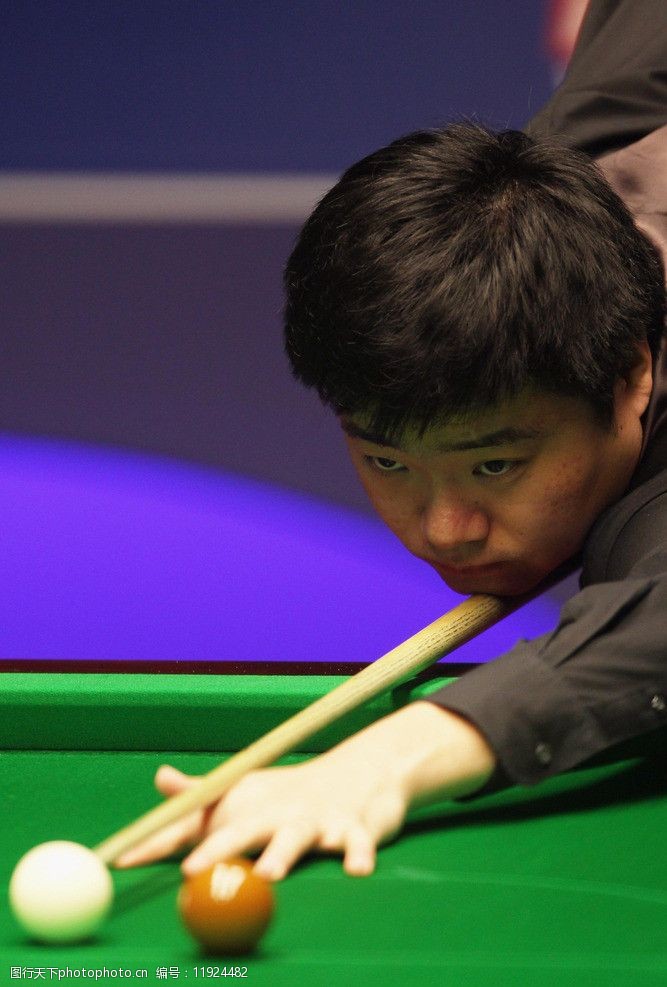 他在转牌 他在转牌